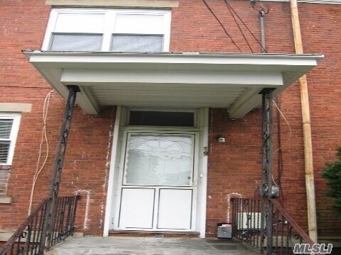 Primary Photo - 19 Columbia St