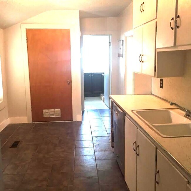 Foto del edificio - 3 Bedroom Home Located in Downtown Provo