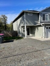 Building Photo - 1396 S Wahanna Rd