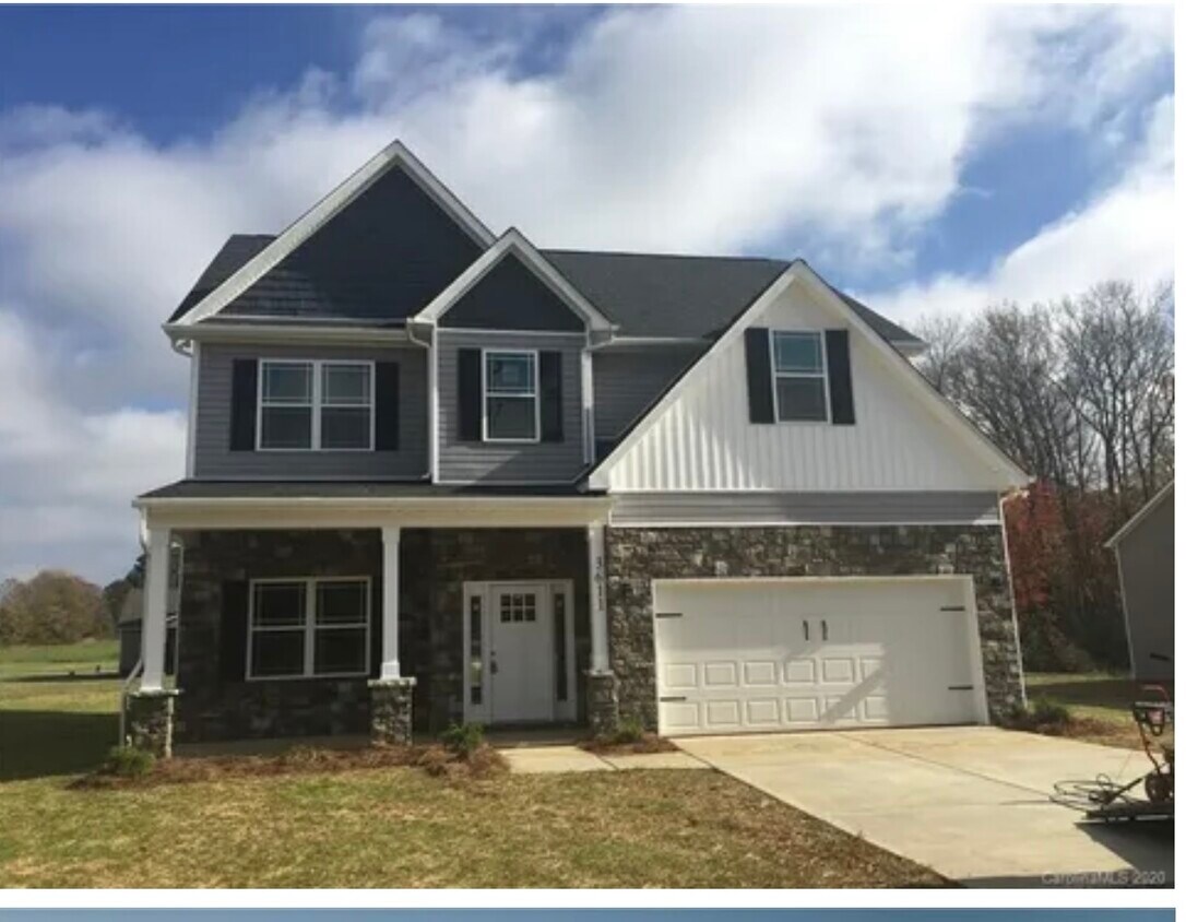 Primary Photo - 3611 S Rocky River Rd