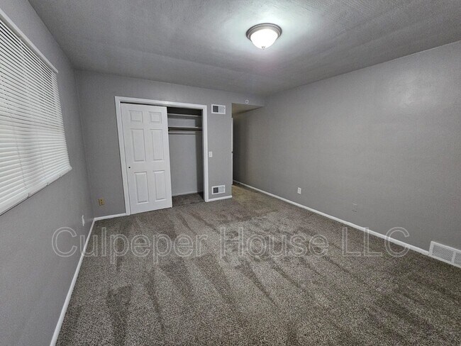 Foto del edificio - 4102 Garden Estates Dr