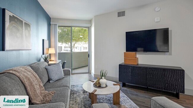 Foto del edificio - 2323 E Highland Ave