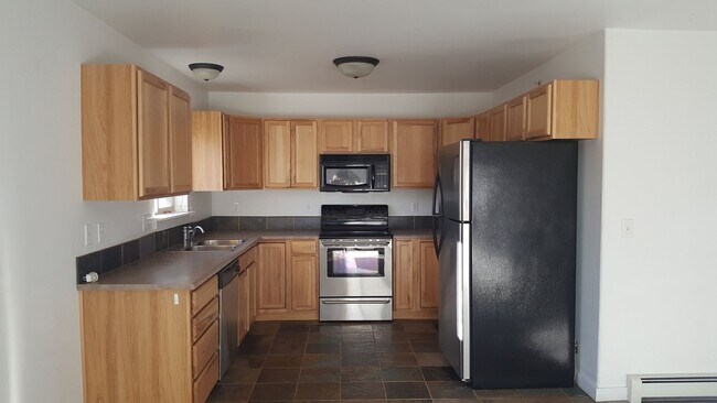 Foto del edificio - 3 Bed 2 Bath in Belgrade with garage