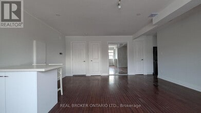 Building Photo - 2209 Gerrard St E