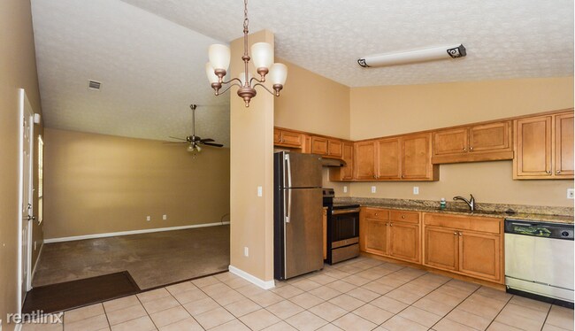 Building Photo - 3 br, 2 bath House - 485 Lakeshore Dr