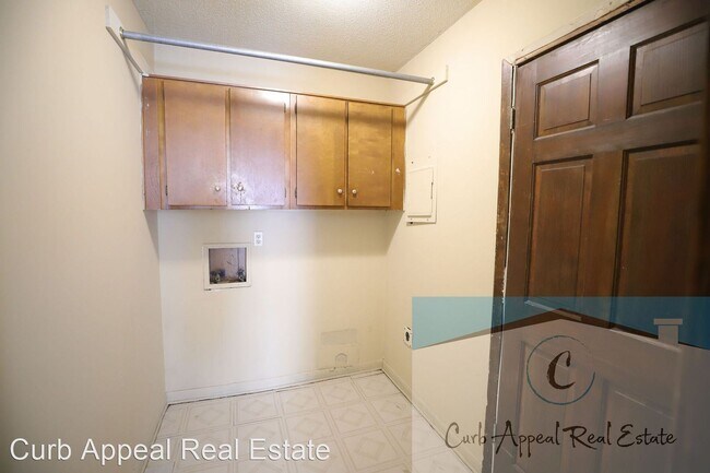 Foto del edificio - 3 br, 1.5 bath House - 1425 Overhill