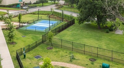 Building Photo - 10800 Hammerly Blvd