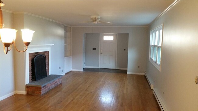 Building Photo - 46 Glen Meade Dr