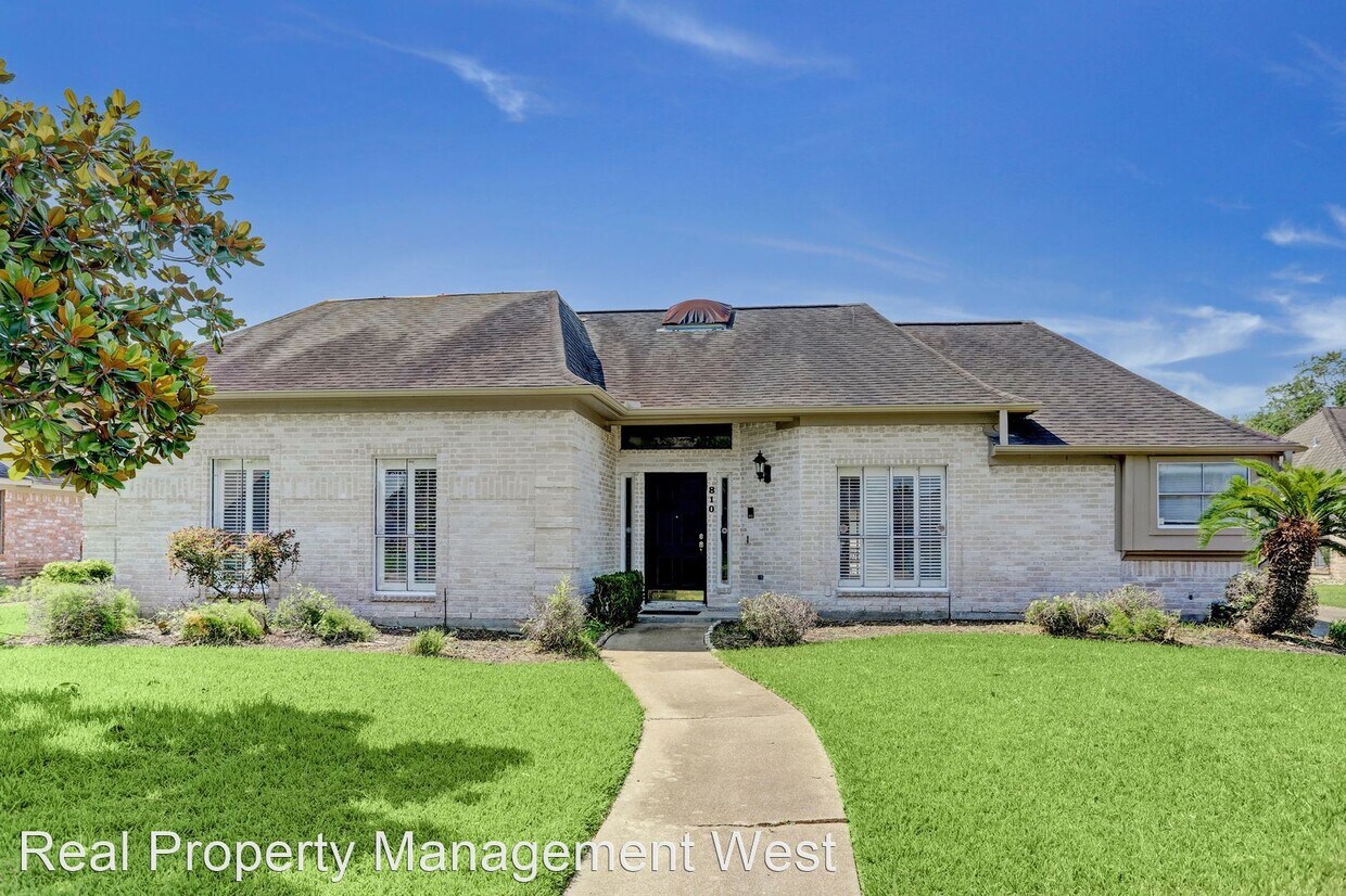 Primary Photo - 4 br, 2.5 bath House - 810 Millpond Drive