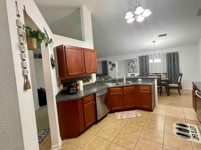 Building Photo - "Charming 4-Bed in Punta Gorda – Fully Fur...