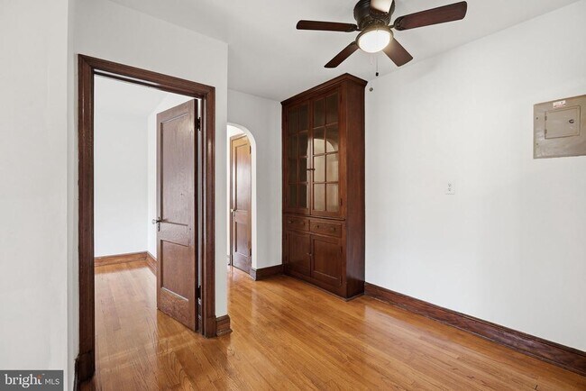 Building Photo - 4026 9th St NE