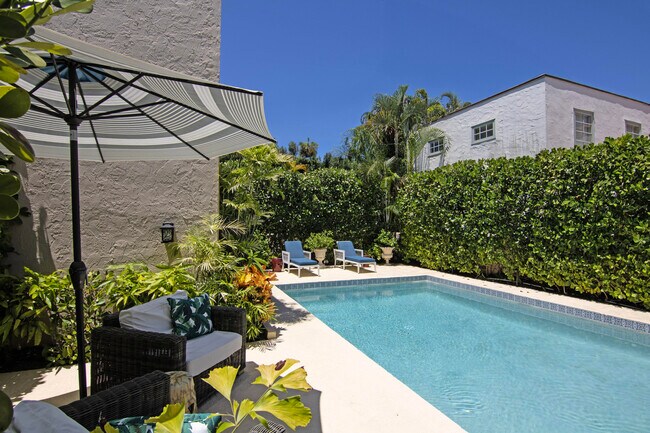Foto del edificio - 211 Seaspray Ave