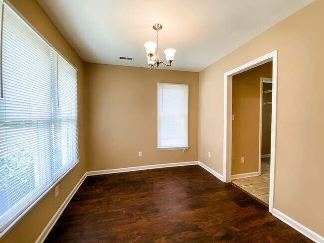 Building Photo - 3134 Driftwood Dr