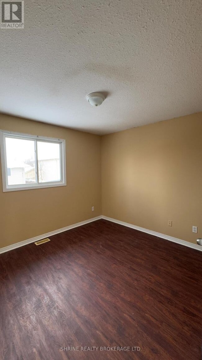 Building Photo - 215 Thurman Cir