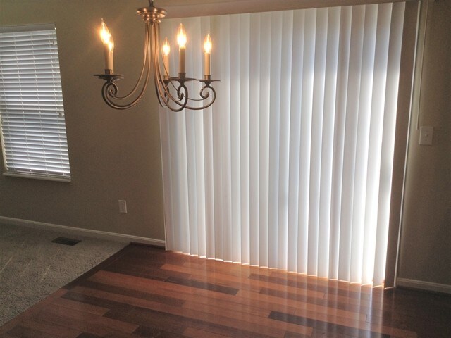 Foto del edificio - 7685 Falls Creek Way