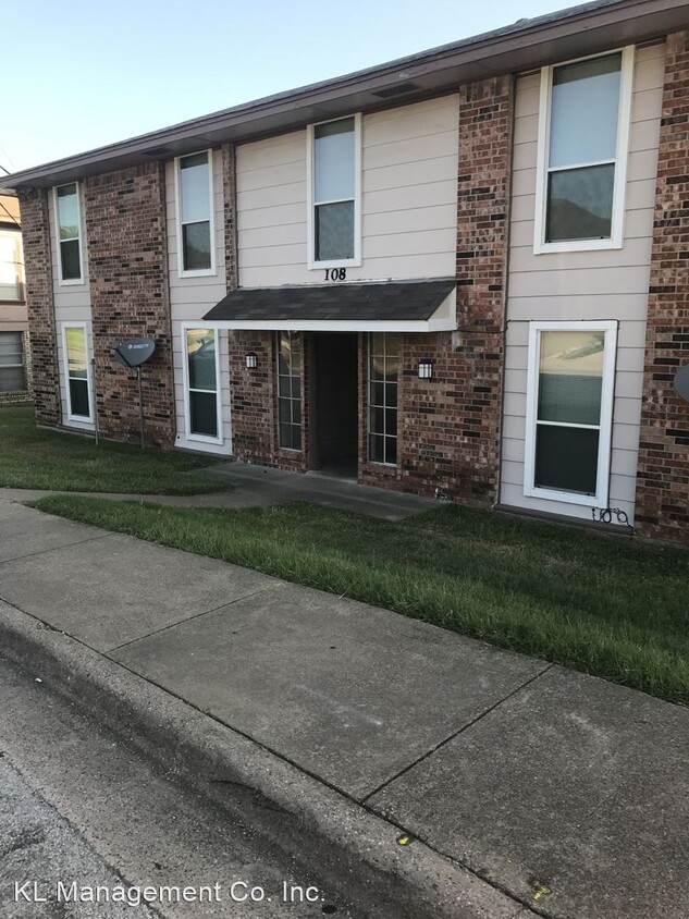 Primary Photo - 108 Pebble Creek Dr