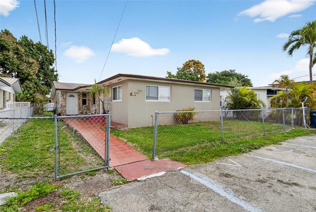 Building Photo - 7261 SW 21st St