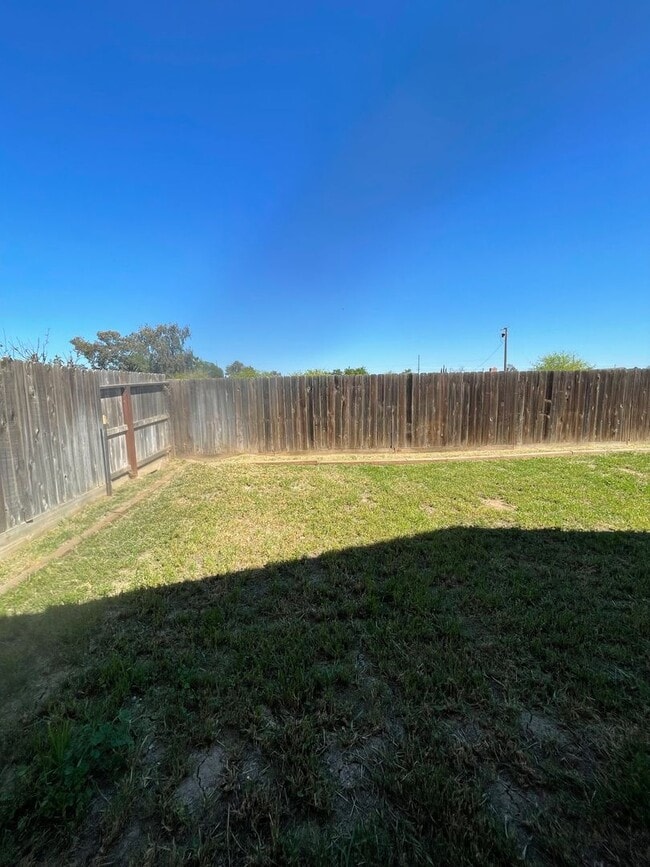 Foto del edificio - 50% OFF FIRST MONTH'S RENT!! MOVE-IN READY – THIS ONE WILL GO FAST!