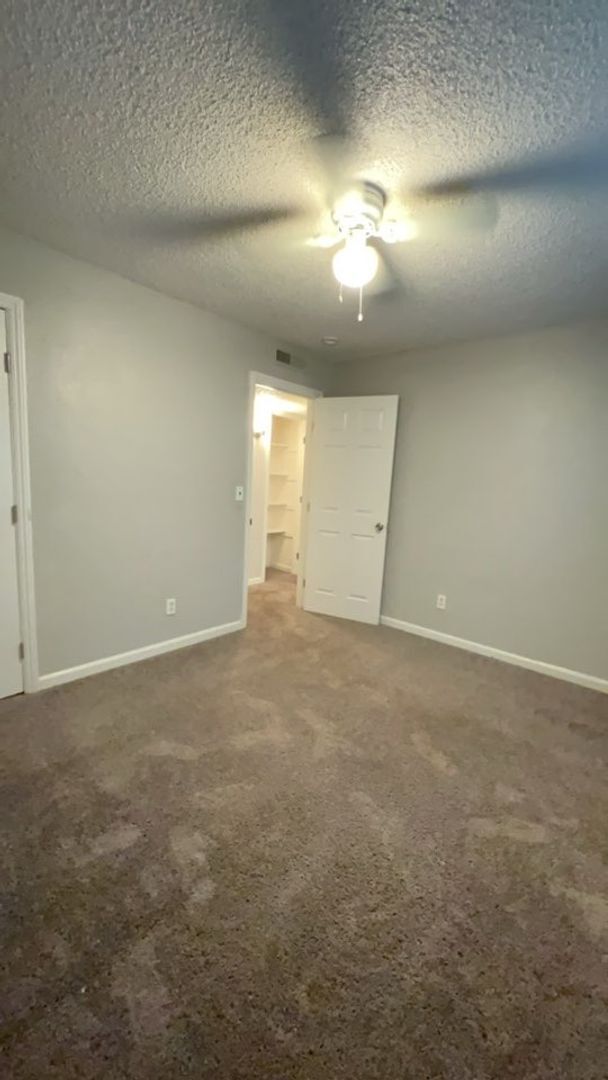 Foto del edificio - 2227 Glen Ave, Fresno