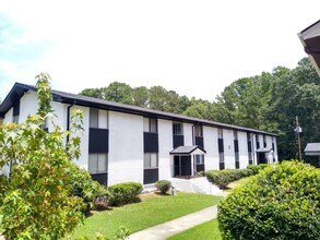 Building Photo - 640 Glendale Pl