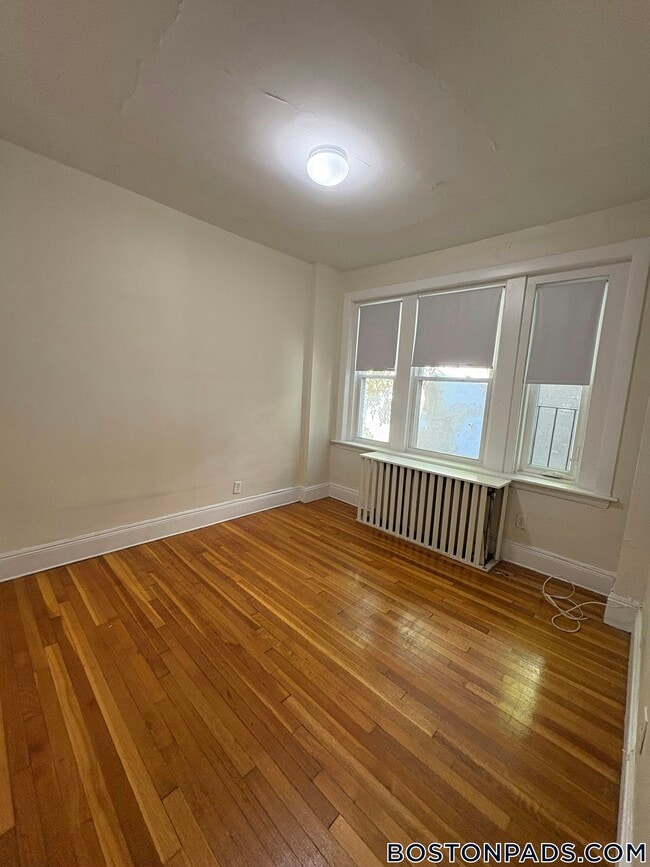 Building Photo - 33 Lancaster Terrace