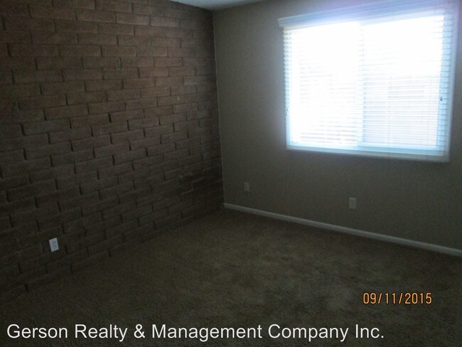 Building Photo - 3 br, 1.5 bath House - 1150 E. Alameda Dr.