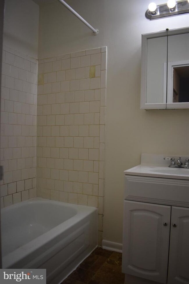 Building Photo - 10121 Prince Pl