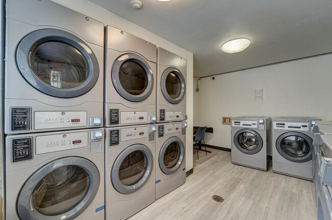Vivo Living Willowbrook Laundry Center - Vivo Willowbrook