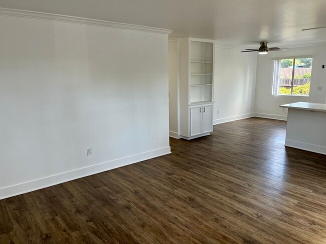 Foto del edificio - Remodeled 3 Bed/ 2 Bath Clairemont Mesa