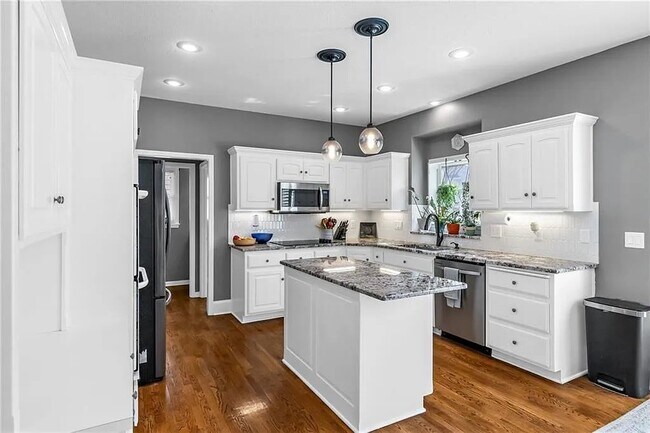 Foto del edificio - 1327 Huntington Dr