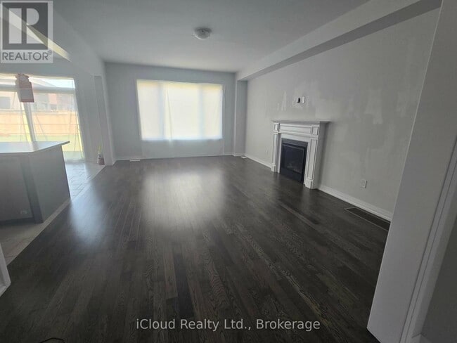 Building Photo - 104 Silverwood Cres