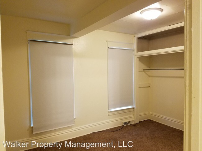 Building Photo - 3 br, 1 bath Apartment - 736 E. Hurlbut Ave.