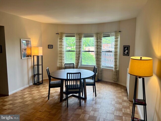 Foto del edificio - 2500 Q St NW