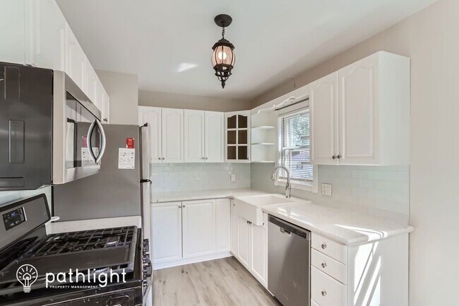 Foto del edificio - 5745 Washburn Ave S