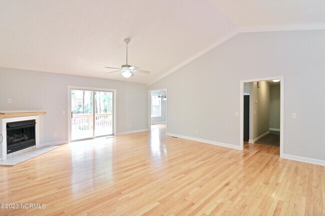 Building Photo - 55 Diamondhead Dr S