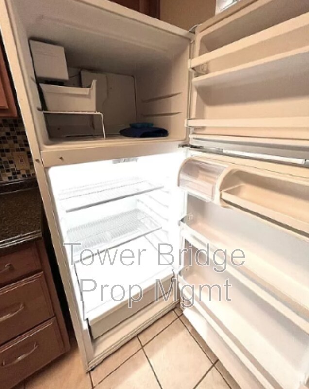 Foto del edificio - 11150 Trinity River Dr