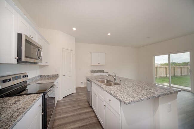 Foto del edificio - 5222 Hickory Pl