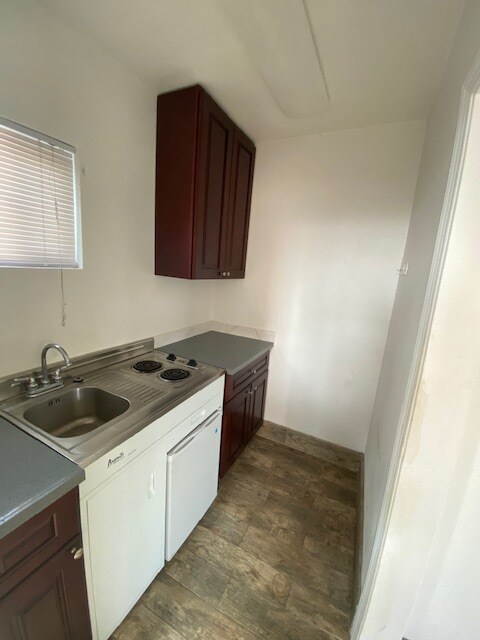 Building Photo - 316 Venice Way