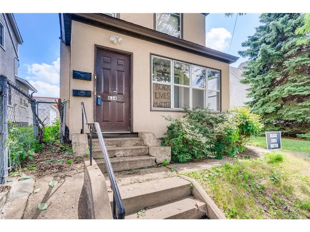 Primary Photo - 634 19th Ave NE