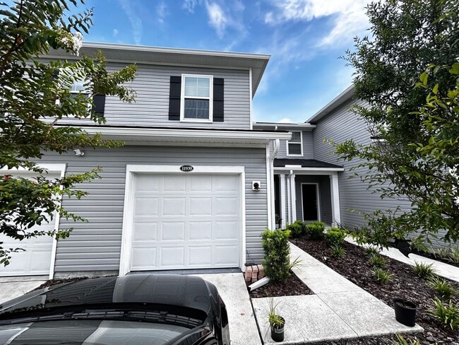 Building Photo - Pristine 3/2.5 on extended cul-de-sac In W...