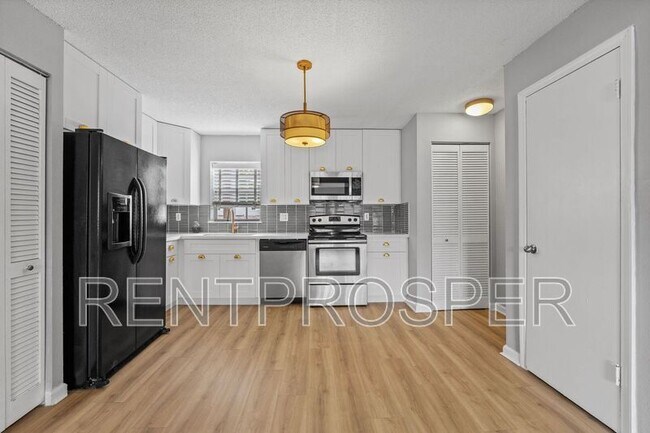 Foto del edificio - 317 E Amelia St