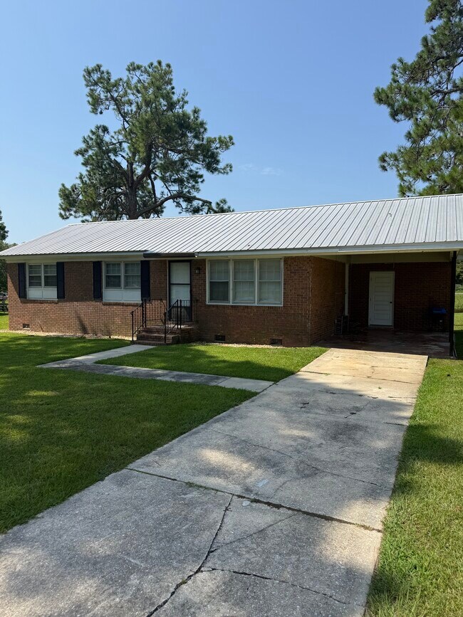 Front yard - 117 Donna Dr
