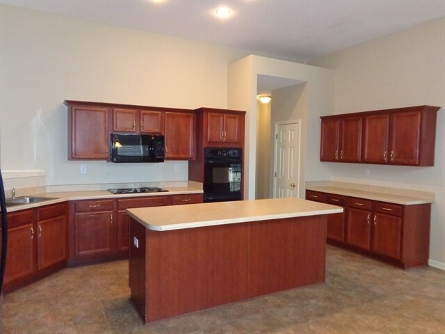Building Photo - 4932 Gertrude Dr
