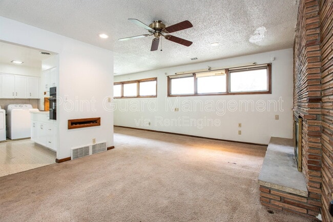 Building Photo - 1716 N Harvard Ave