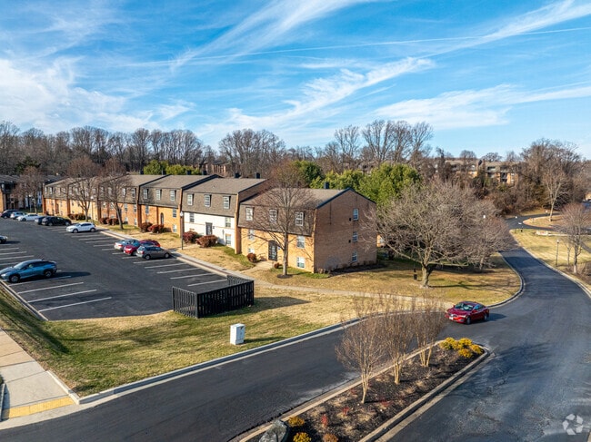 Building Photo - ReNew Howard Crossing