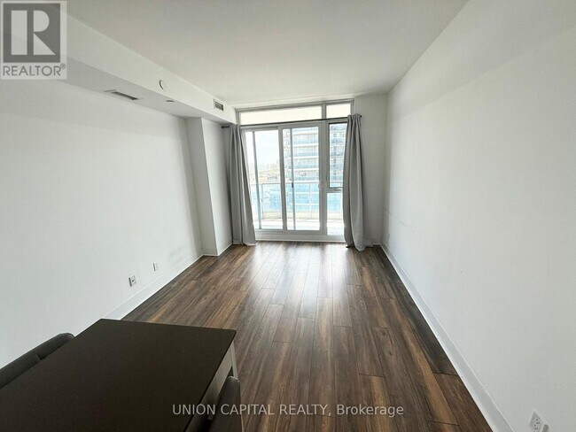 Photo du bâtiment - 9471-9471 Yonge St