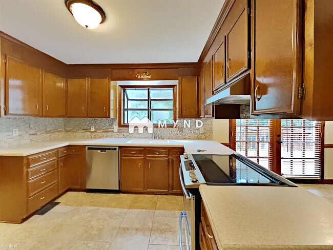 Building Photo - 3 br, 2.5 bath House - 1914 Light Brigade Dr