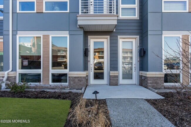 Building Photo - 1403 Kingsley St