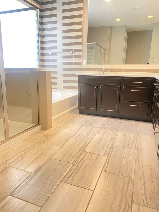 Building Photo - Home in Damonte Ranch Village