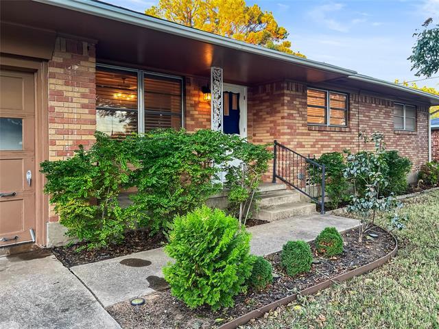 Building Photo - 2711 W Morton St